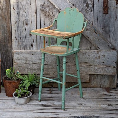 Chaise haute verte antique